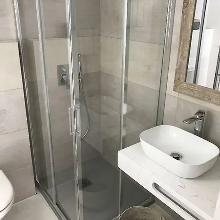 Konukevi Maison Ferruccio 4*